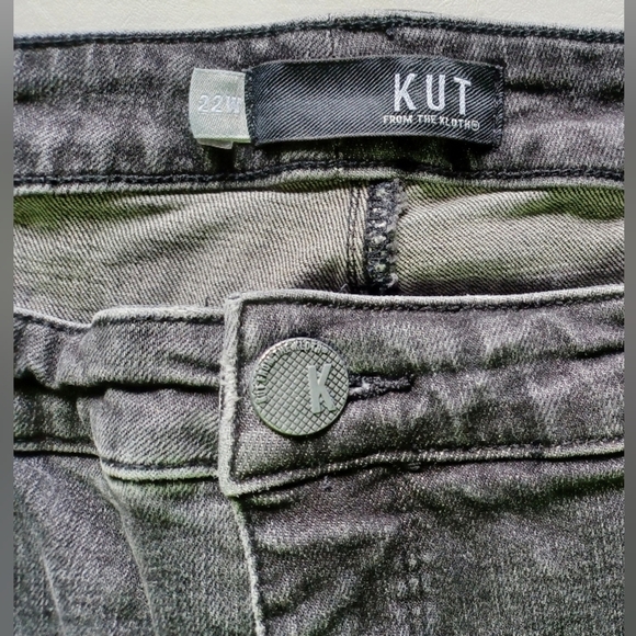 A Kut From The Kloth Distressed Boyfriend Denim Jeans - Picture 4 of 15